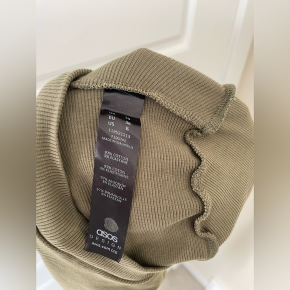asos Stradivarius Long-Sleeve Cut Out Top | Olive Green | US 6 - Picture 5 of 7